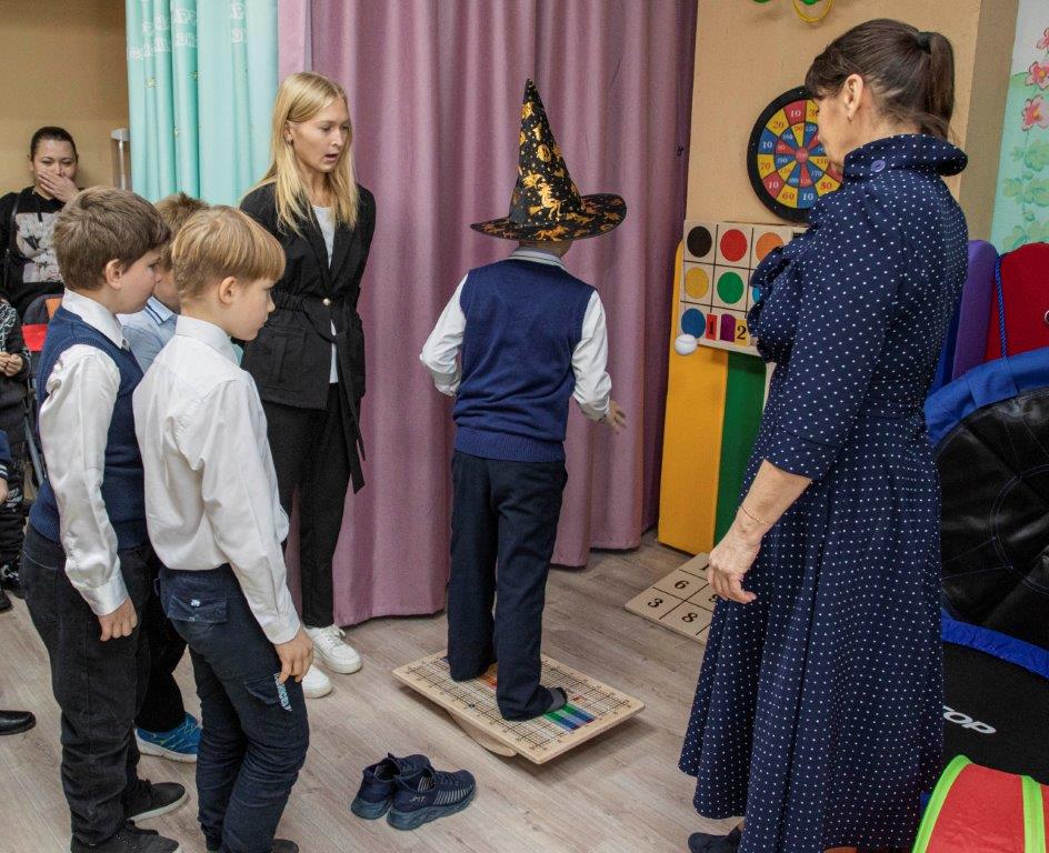 СинТЗ и БФ «Синара» помогли школе №21 создать комнату для реабилитации детей с ОВЗ