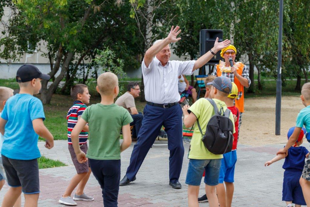 Веселый праздник для ребят.