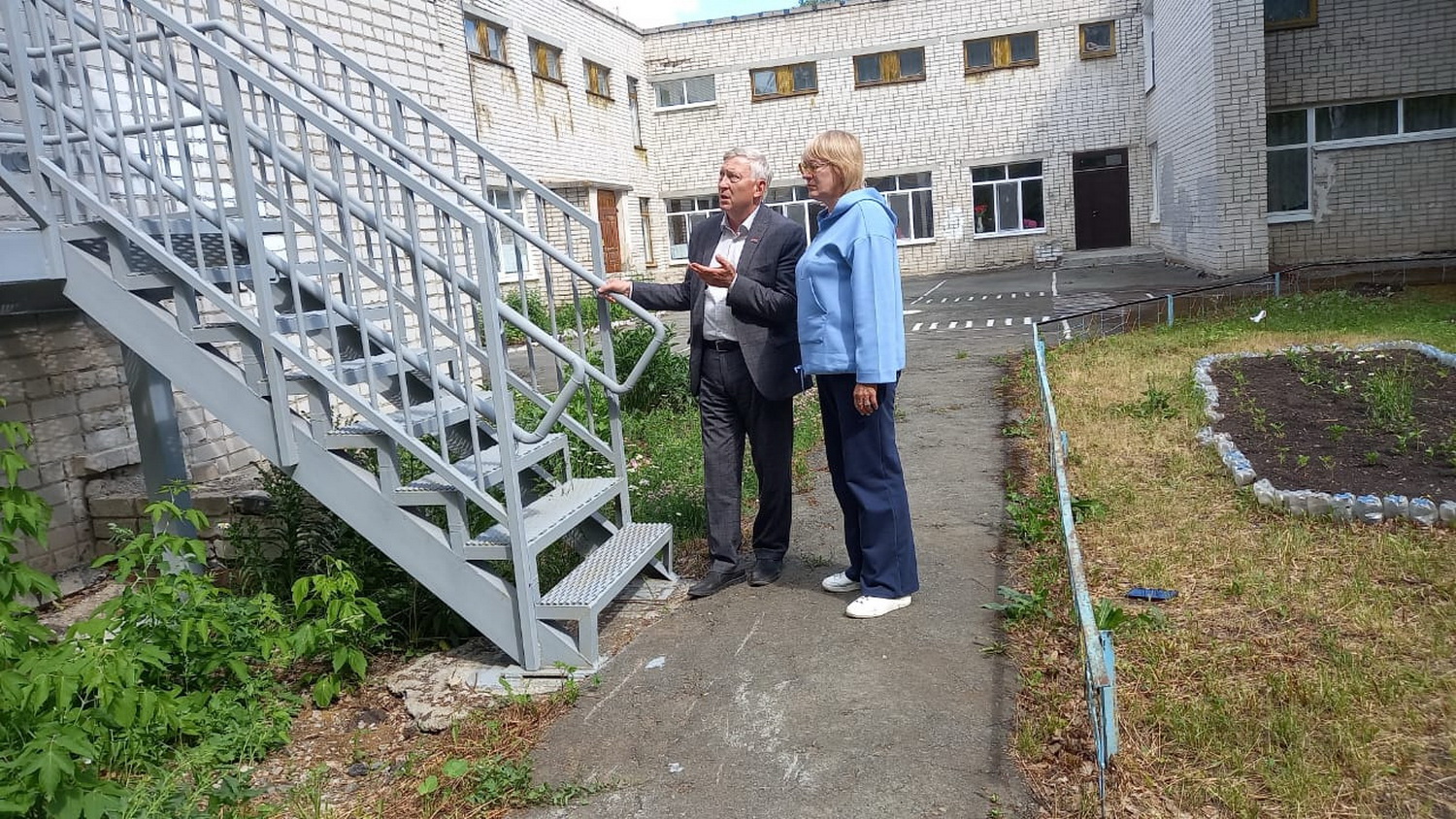 Запасной выход в детском саду №2