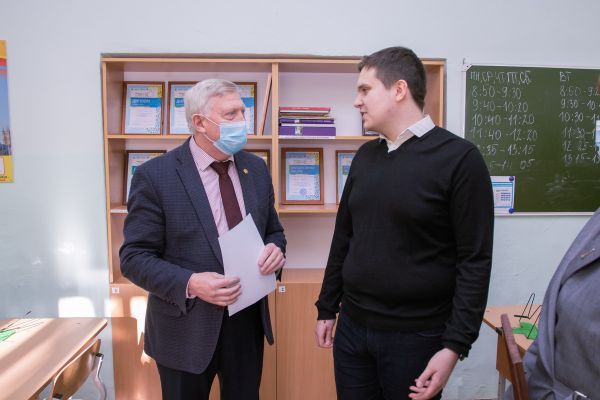 Вручение наград школьникам – победителям и призерам конкурса сочинений на тему «Инженерные профессии»