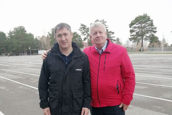 Также в это время в Елани побывал с визитом губернатор Пермского края Махонин Дмитрий Николаевич.