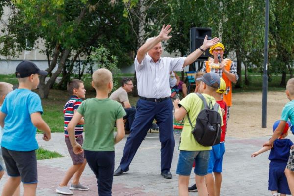 Веселый праздник для ребят.