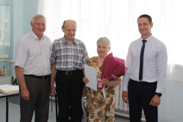 В Каменске-Уральском прошла VII церемония чествования свадебных юбиляров